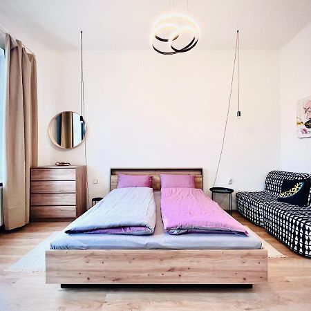 Sunny City - Apartment In Spa Zone With Private Garage Karlovy Vary Bagian luar foto