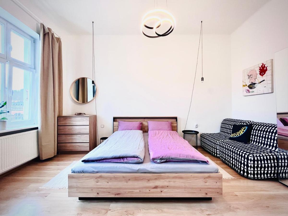 Sunny City - Apartment In Spa Zone With Private Garage Karlovy Vary Bagian luar foto