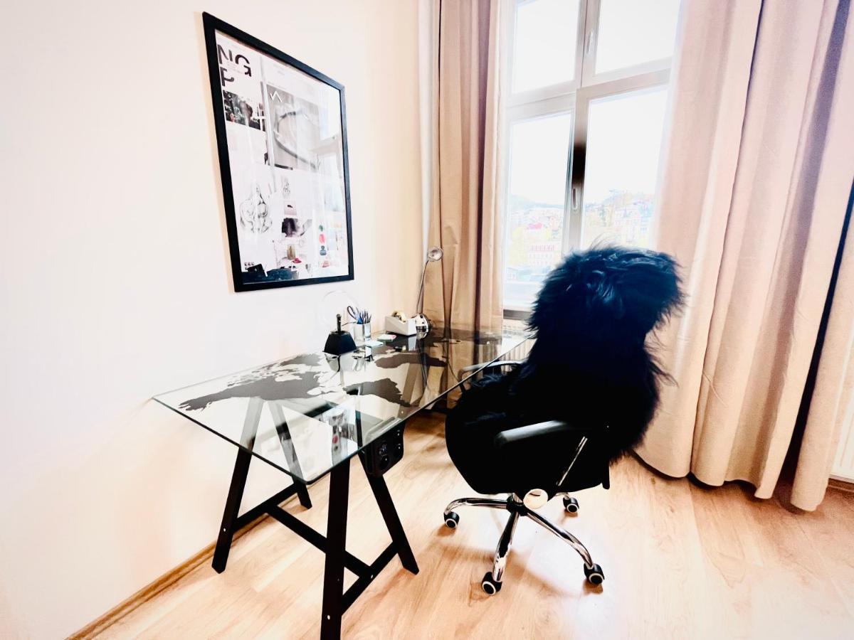 Sunny City - Apartment In Spa Zone With Private Garage Karlovy Vary Bagian luar foto
